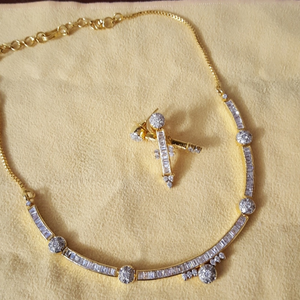 Silver plated w 22kt gold w Swarovski Necklace